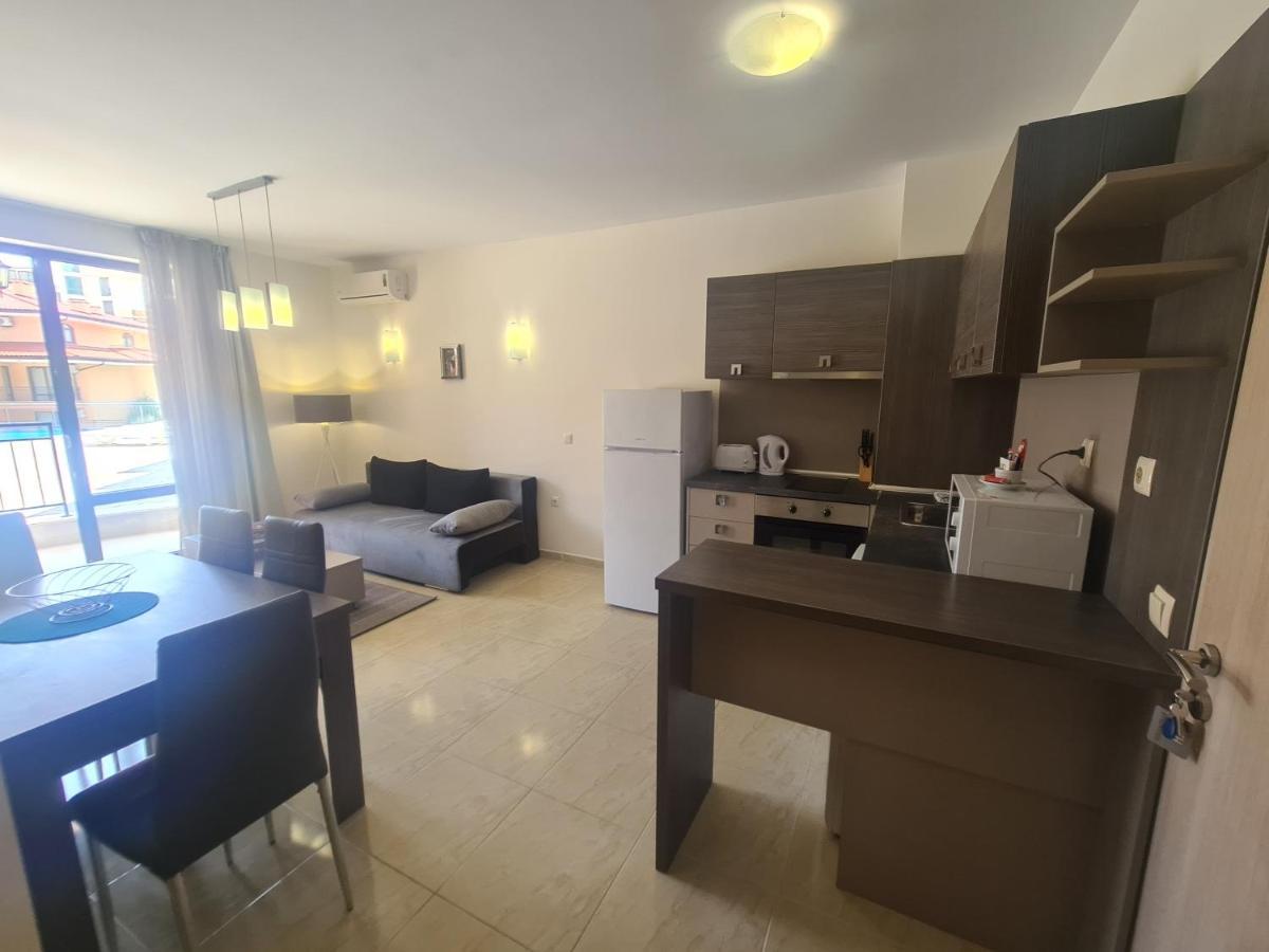 Private Apartment In Star Dreams Complex Sveti Vlas Exteriör bild