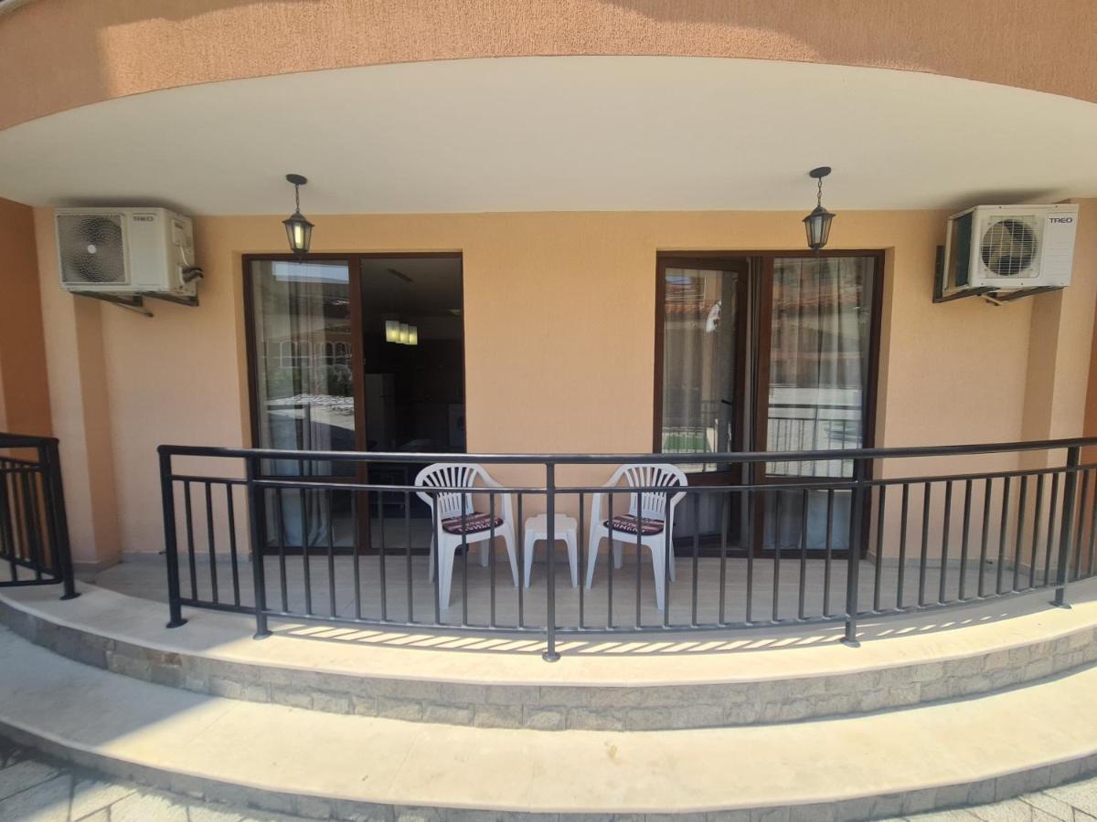 Private Apartment In Star Dreams Complex Sveti Vlas Exteriör bild