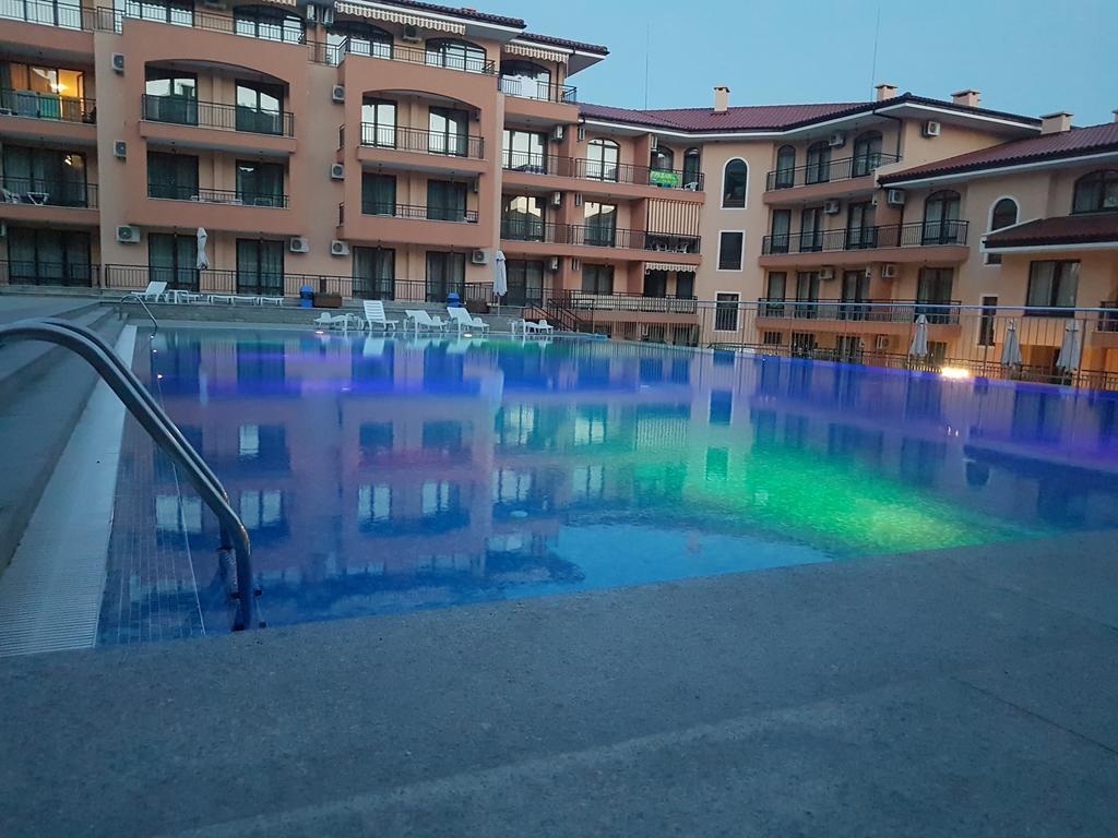 Private Apartment In Star Dreams Complex Sveti Vlas Exteriör bild